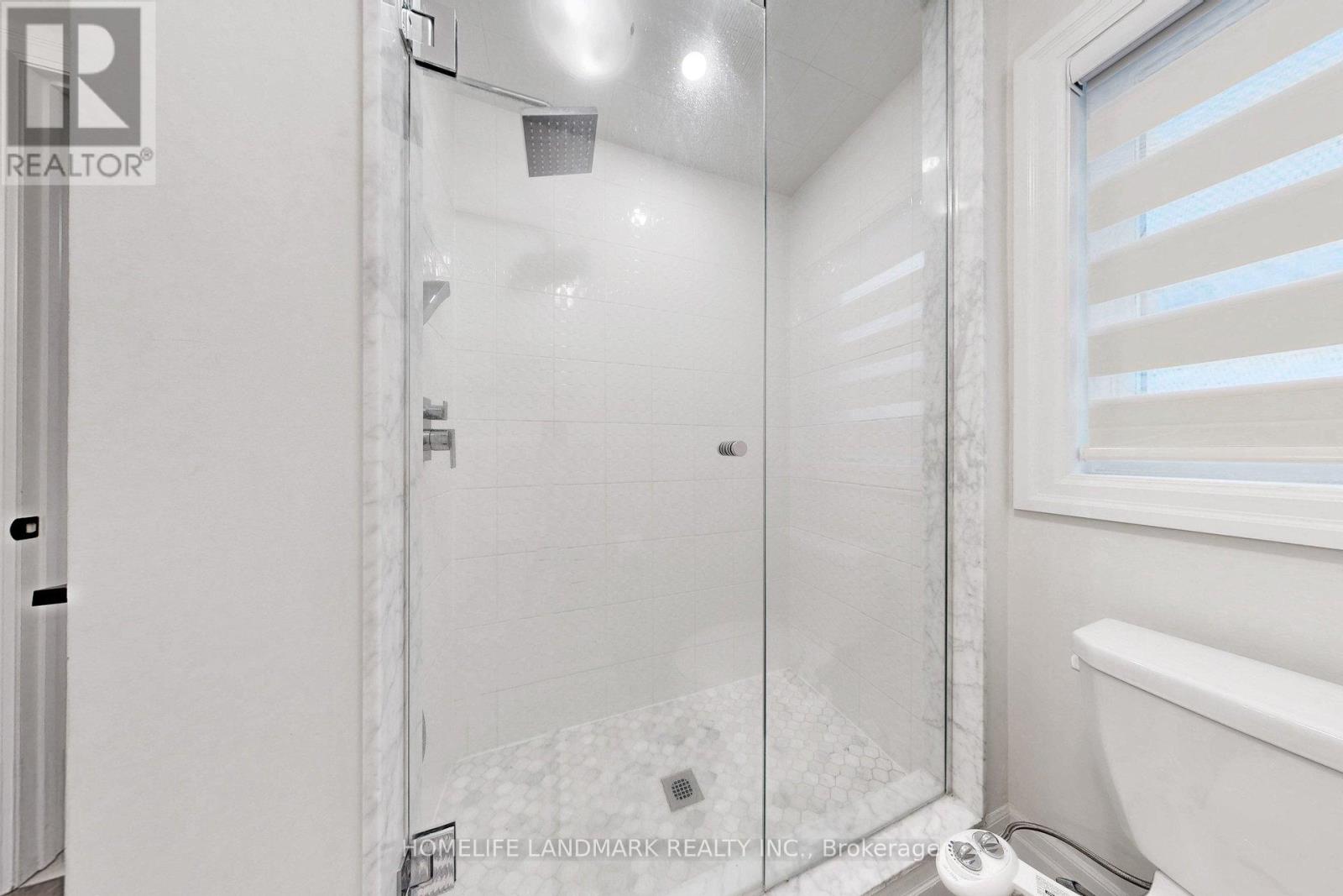 158 Walter English Drive, East Gwillimbury, Ontario  L9N 0Y8 - Photo 35 - N12902494