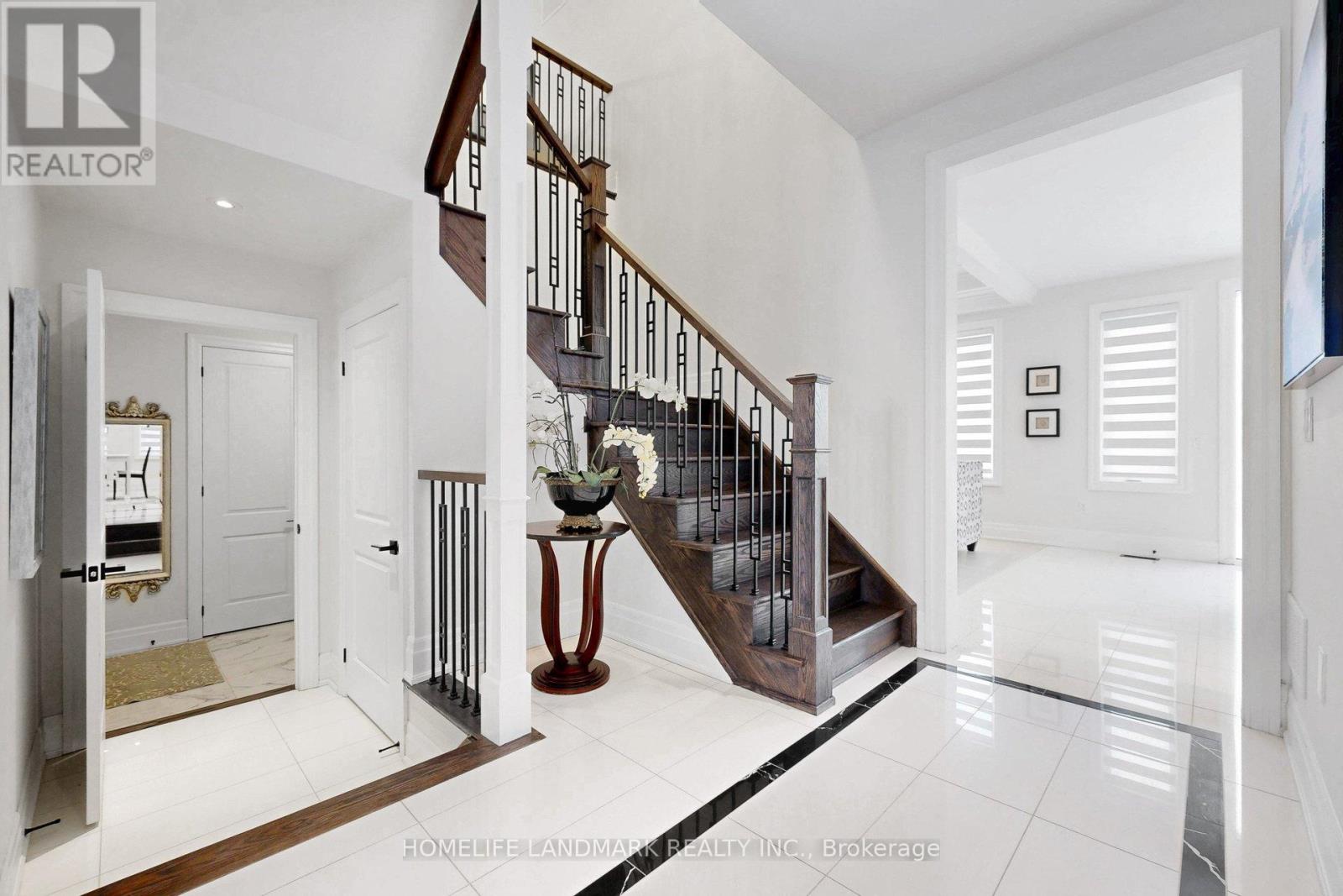 158 Walter English Drive, East Gwillimbury, Ontario  L9N 0Y8 - Photo 16 - N12902494