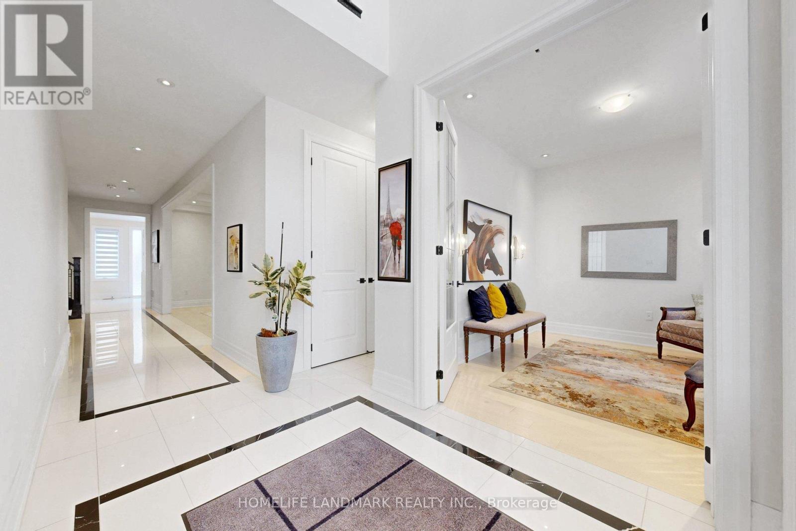 158 Walter English Drive, East Gwillimbury, Ontario  L9N 0Y8 - Photo 6 - N12902494