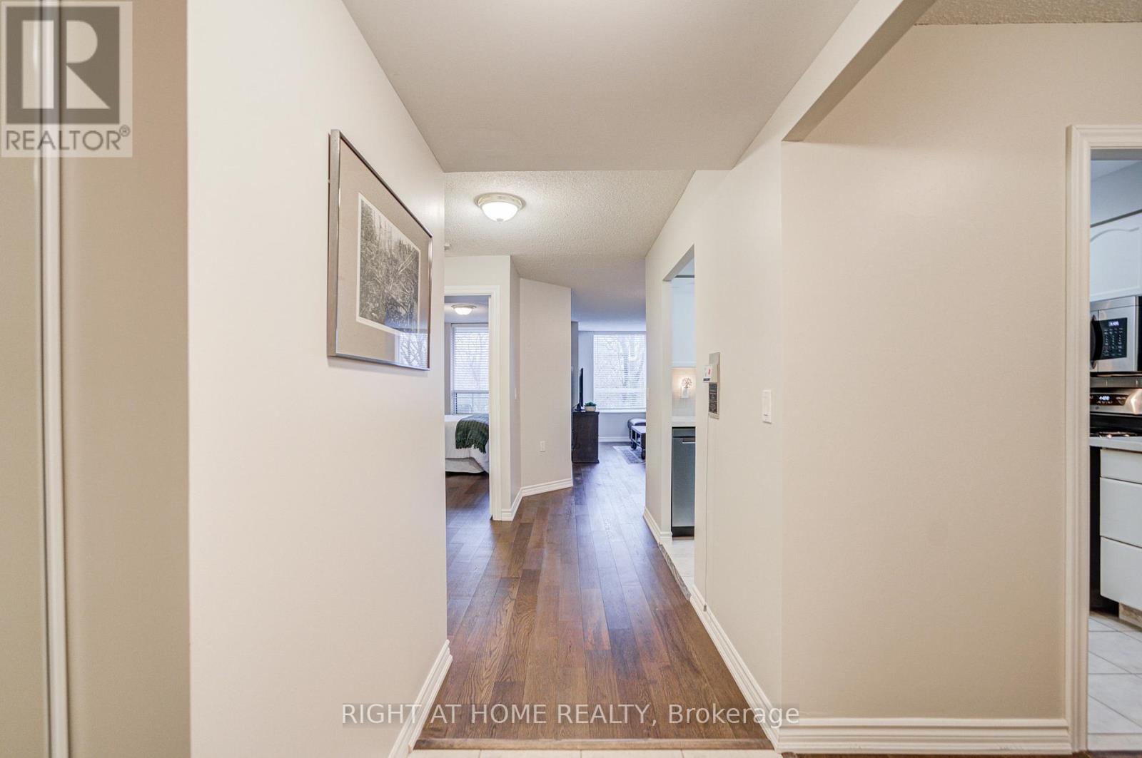 2406 - 100 Burloak Drive, Burlington, Ontario  L7L 6P6 - Photo 10 - W12906252