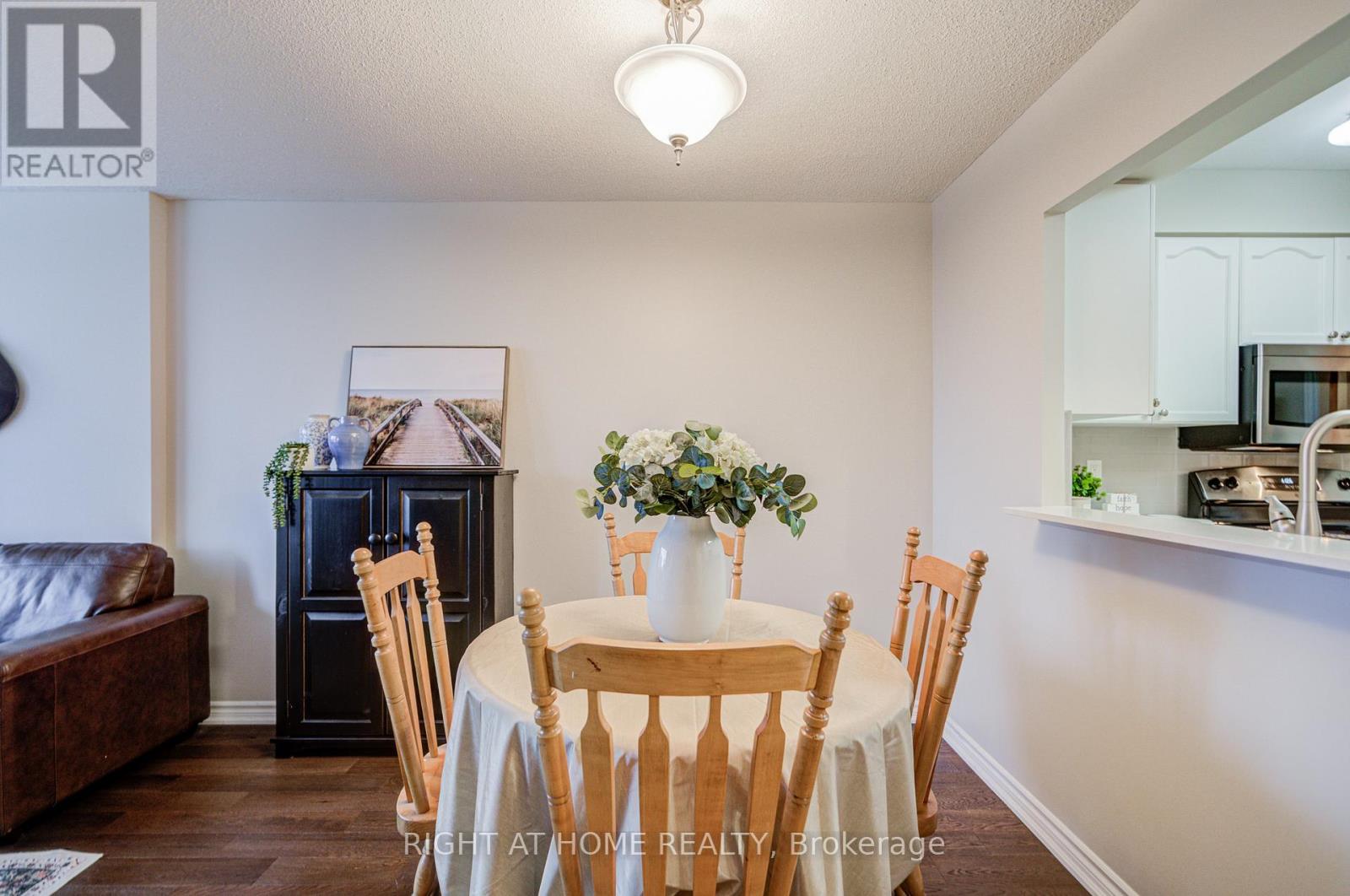 2406 - 100 Burloak Drive, Burlington, Ontario  L7L 6P6 - Photo 17 - W12906252