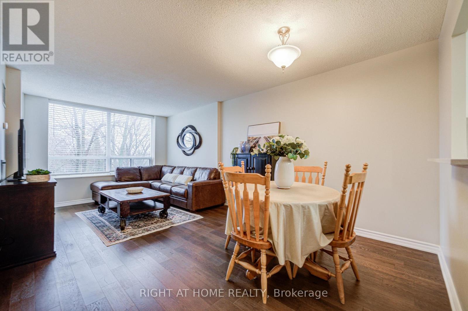 2406 - 100 Burloak Drive, Burlington, Ontario  L7L 6P6 - Photo 18 - W12906252