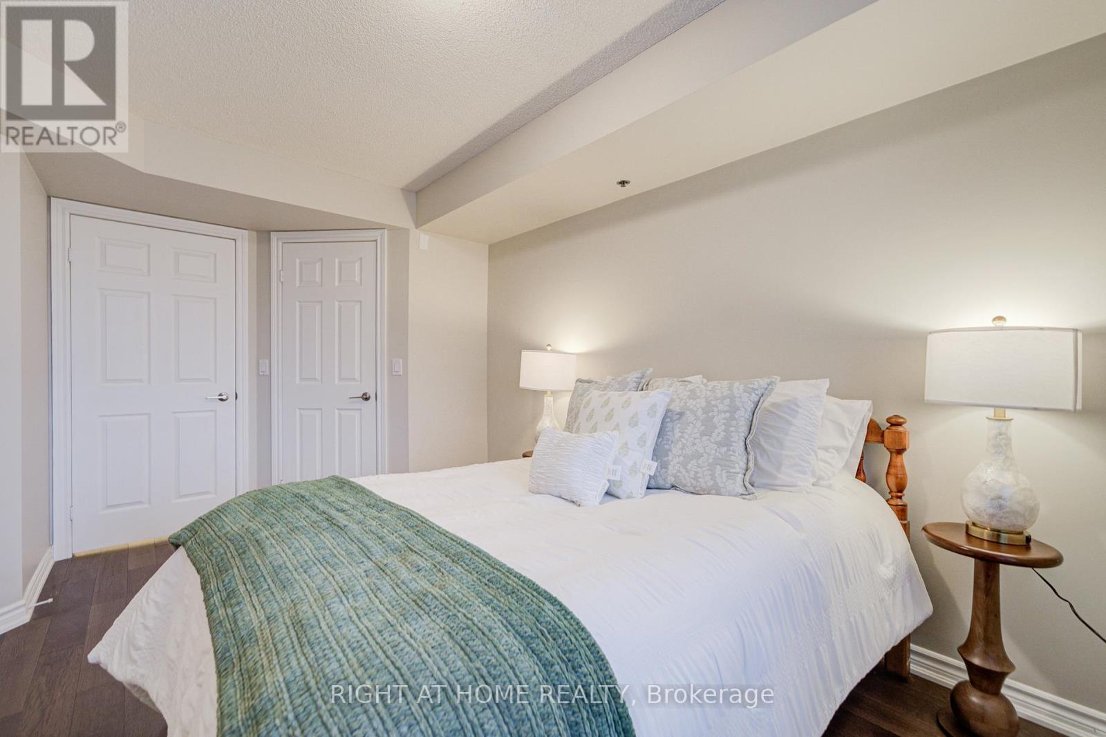 2406 - 100 Burloak Drive, Burlington, Ontario  L7L 6P6 - Photo 27 - W12906252