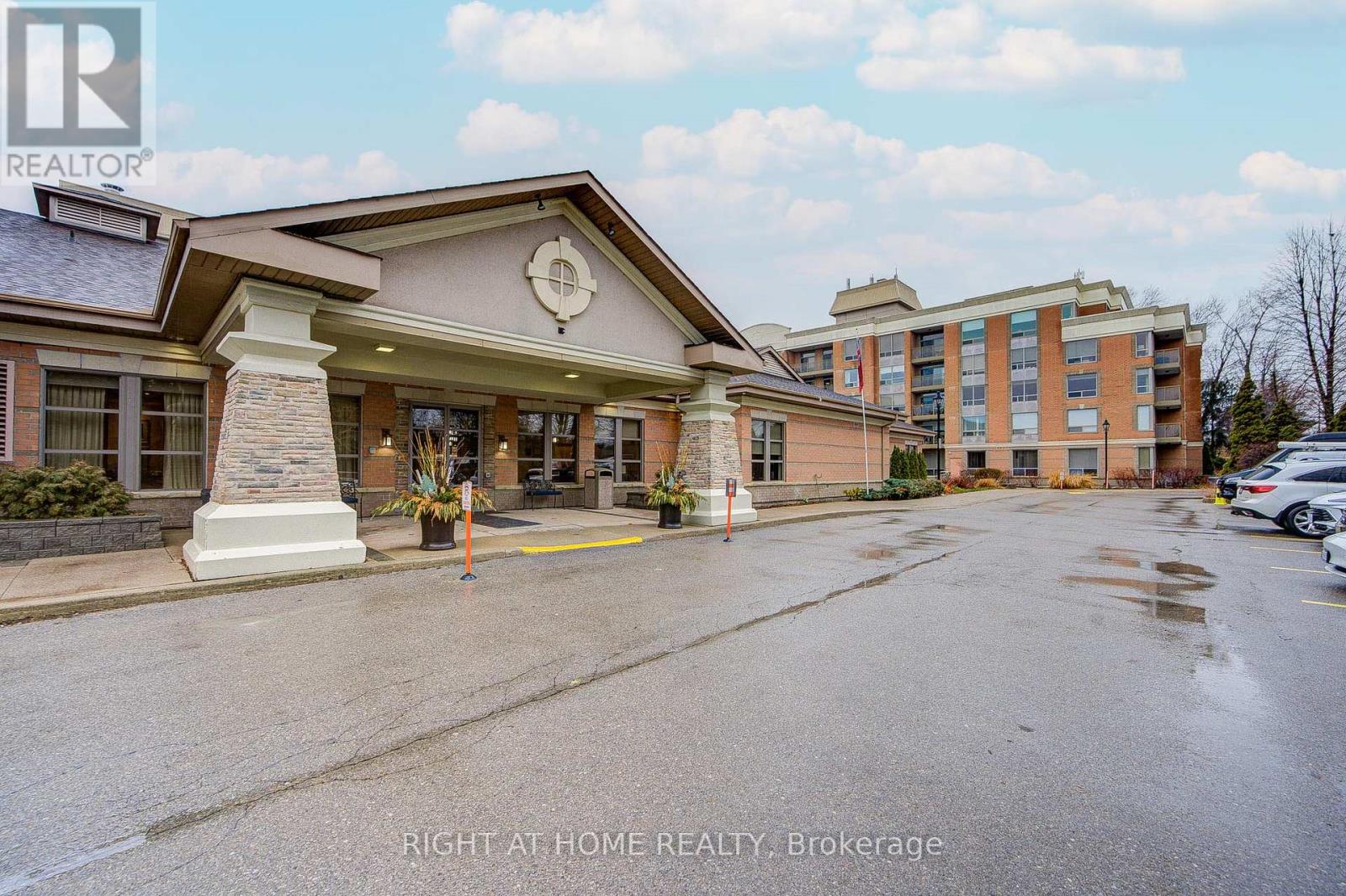 2406 - 100 Burloak Drive, Burlington, Ontario  L7L 6P6 - Photo 5 - W12906252