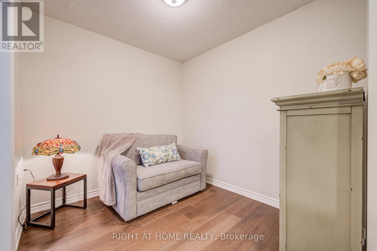 2406 - 100 Burloak Drive, Burlington, Ontario  L7L 6P6 - Photo 8 - W12906252