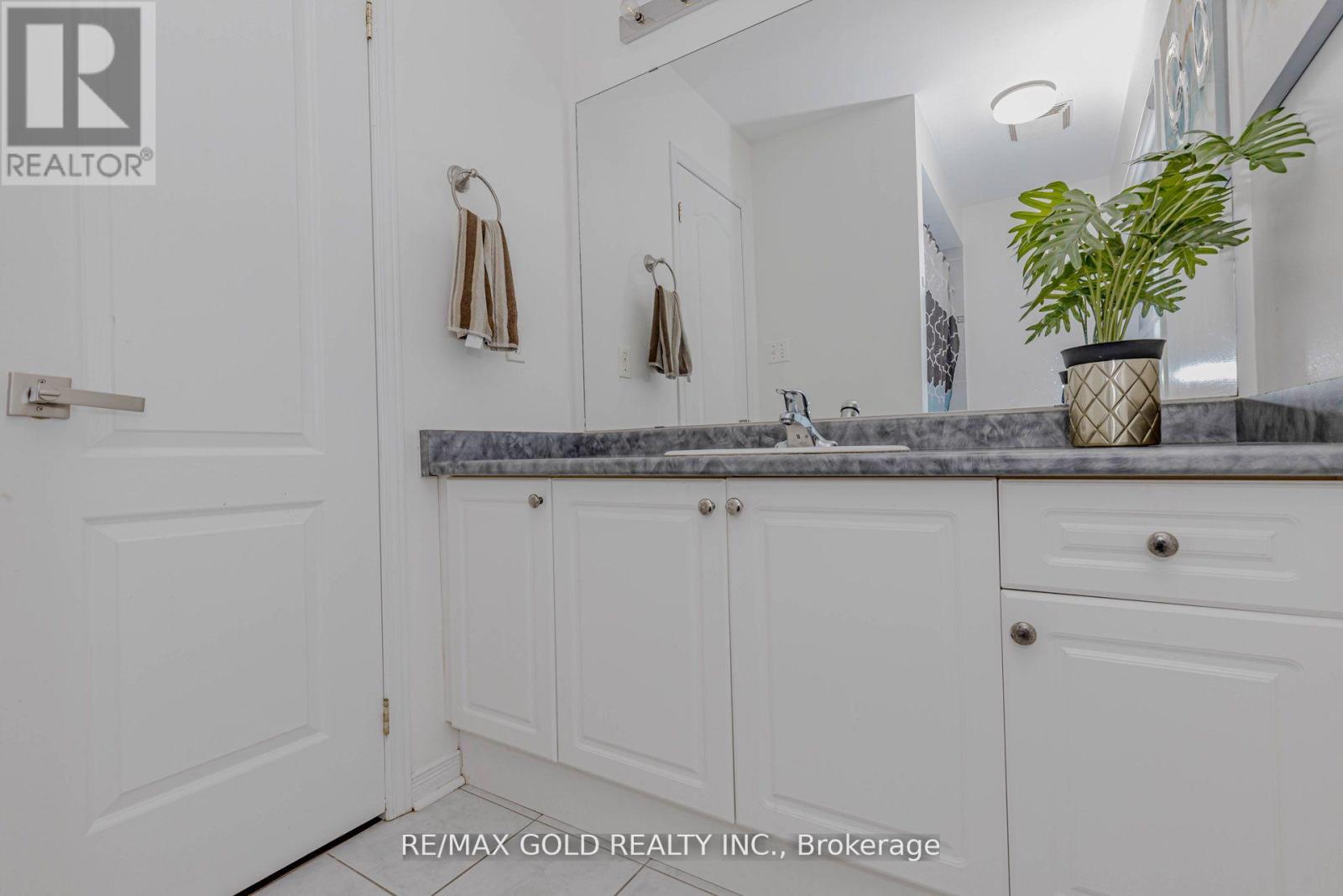 2 Oranmore Crescent, Brampton, Ontario  L6X 0J9 - Photo 30 - W12906282