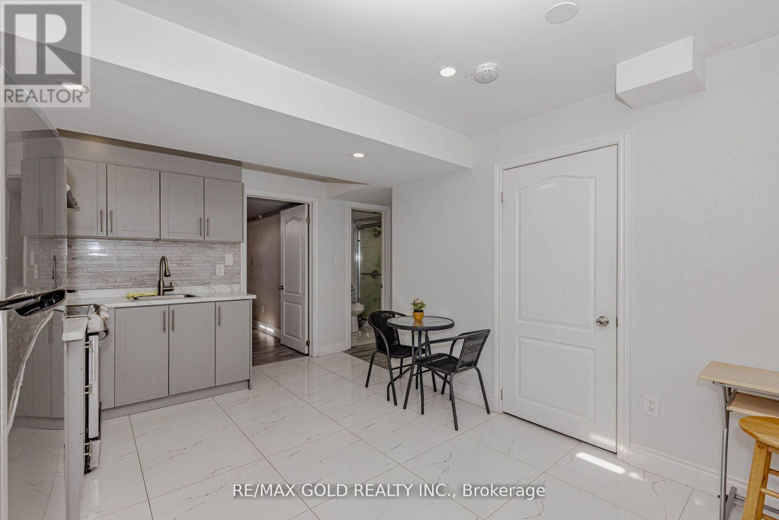 2 Oranmore Crescent, Brampton, Ontario  L6X 0J9 - Photo 40 - W12906282