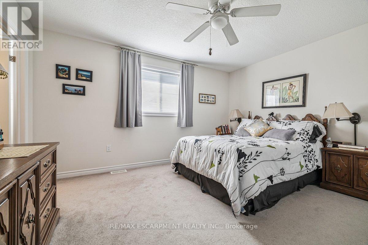 20 Hudson Drive, Haldimand, Ontario  N0A 1E0 - Photo 11 - X12906238