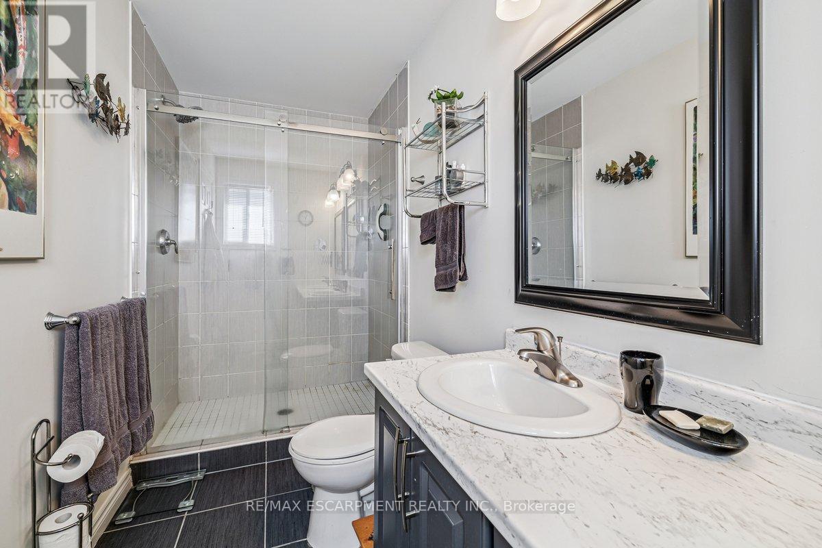 20 Hudson Drive, Haldimand, Ontario  N0A 1E0 - Photo 12 - X12906238