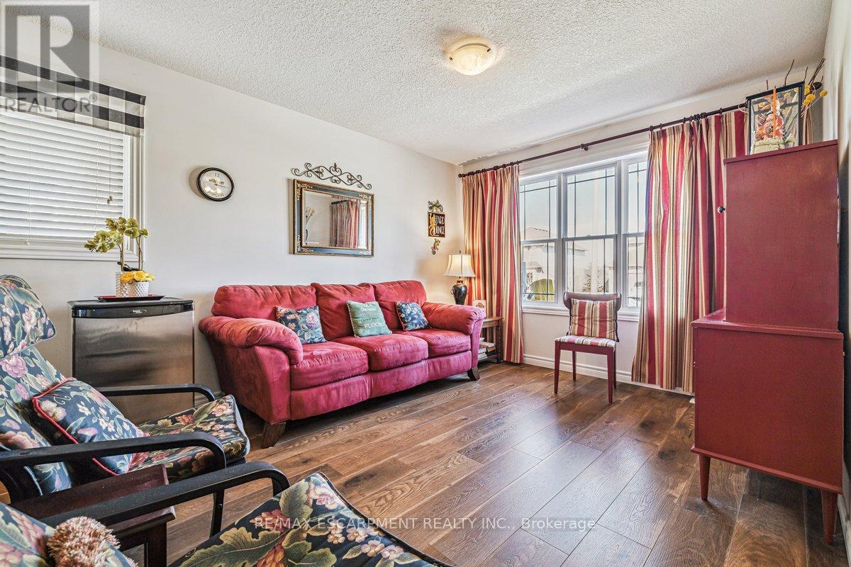 20 Hudson Drive, Haldimand, Ontario  N0A 1E0 - Photo 4 - X12906238