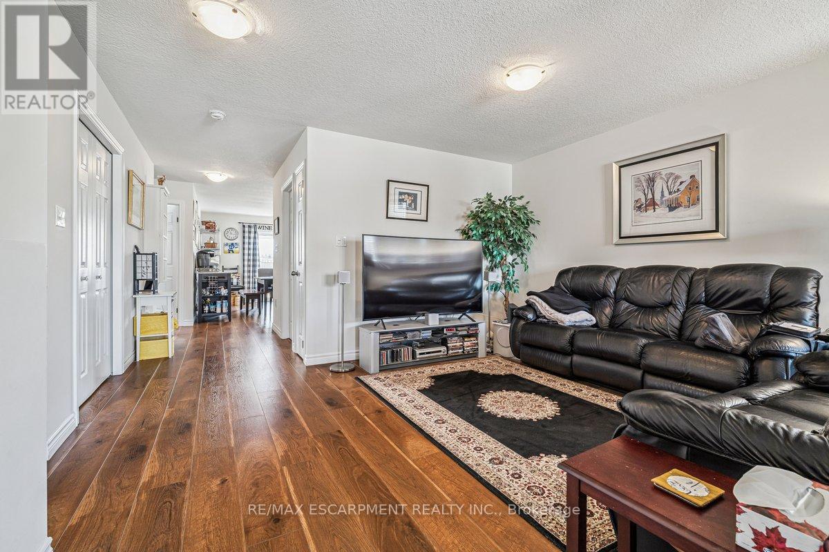 20 Hudson Drive, Haldimand, Ontario  N0A 1E0 - Photo 5 - X12906238