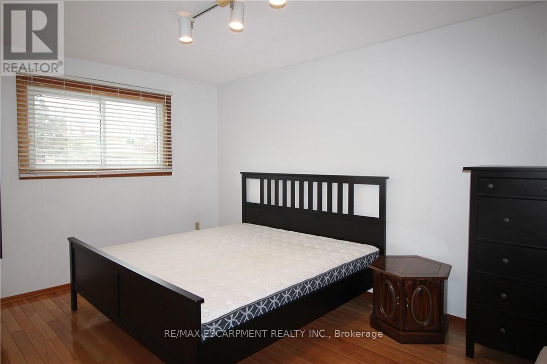 234 Greencedar Drive, Hamilton, Ontario  L9C 6W6 - Photo 11 - X12906272