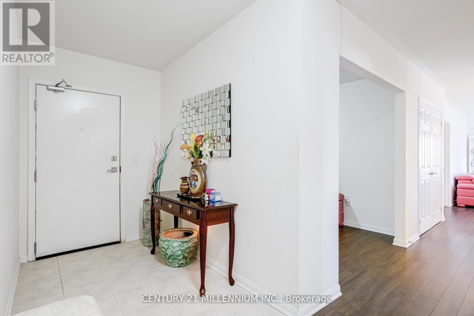 204 - 60 Baycliffe Crescent, Brampton, Ontario  L7A 0Z4 - Photo 5 - W12906198