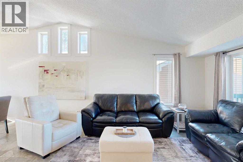 33 Park Circle, Whitecourt, Alberta T7S 1V3 - Photo 8 - A2285244