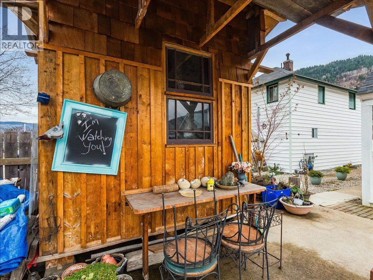 1767 Second Avenue, Trail, British Columbia  V1R 1M6 - Photo 37 - 10380105