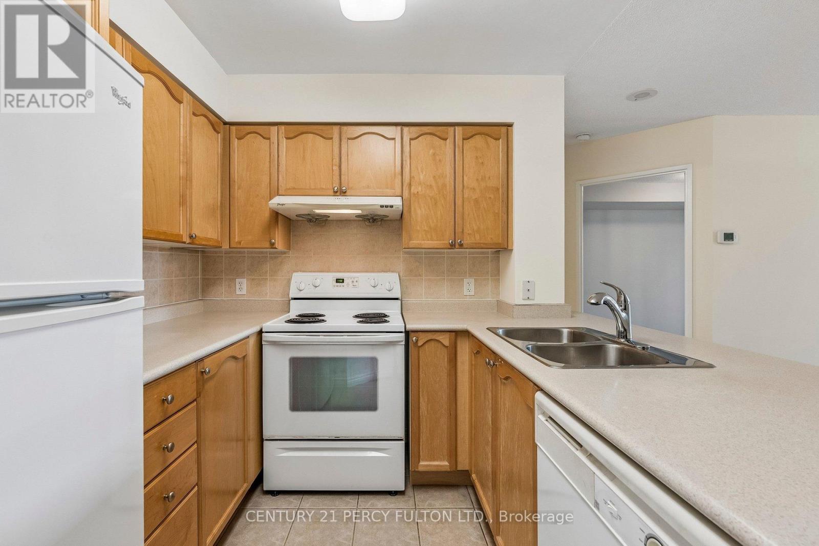 901 - 23 Hollywood Avenue, Toronto (Willowdale East), Ontario  M2N 7L8 - Photo 2 - C12906368