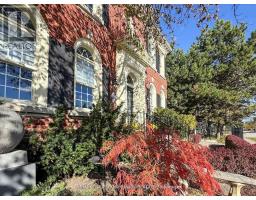 68 REGENT STREET, Richmond Hill, Ontario