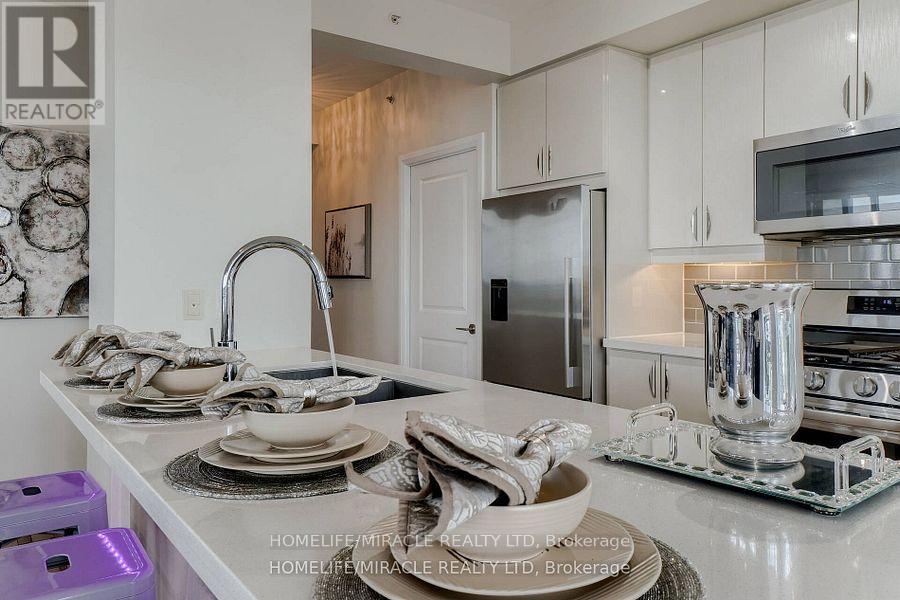 2302 - 55 Eglinton Avenue W, Mississauga, Ontario  L5R 0E4 - Photo 13 - W12905546