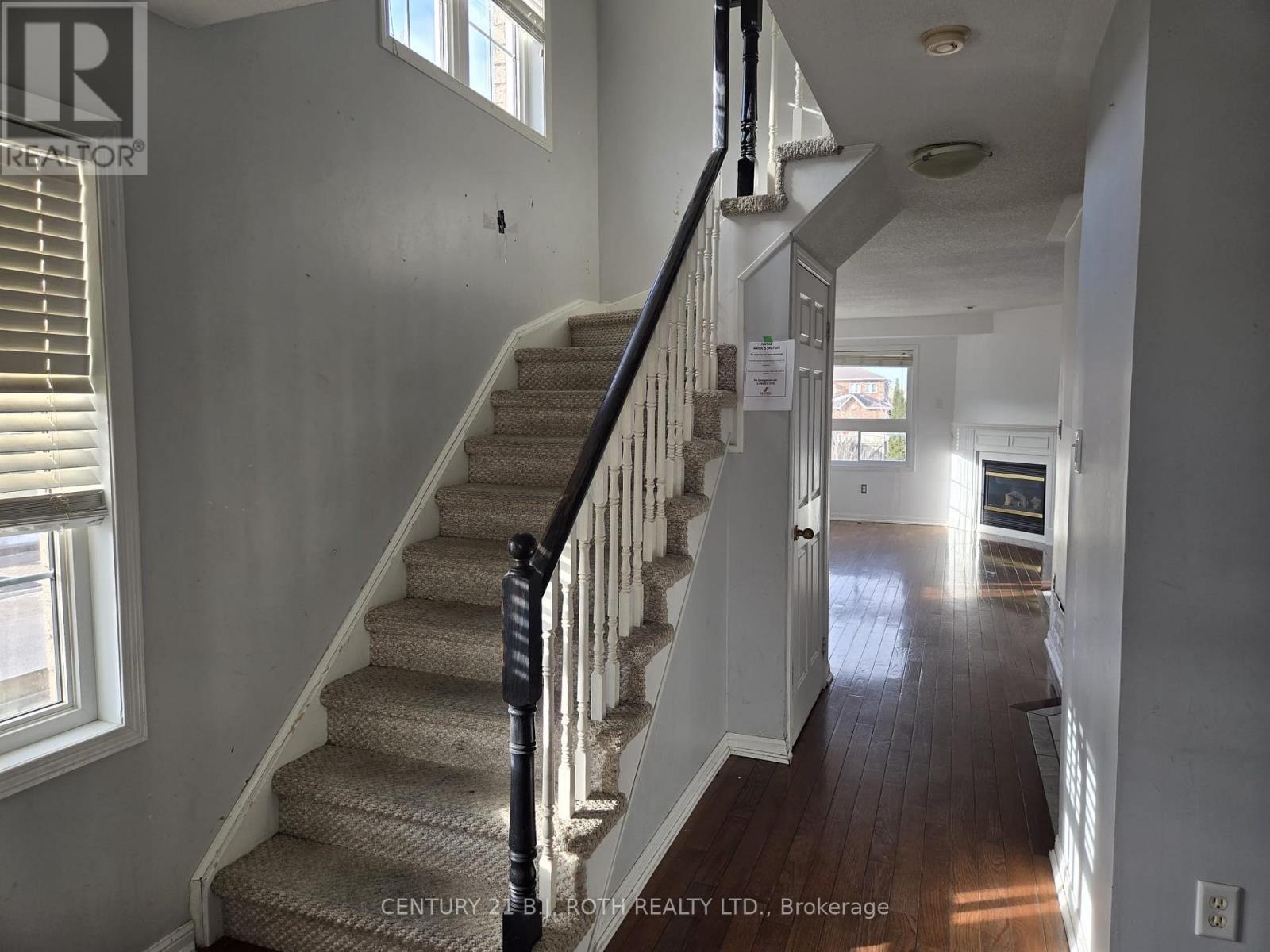 60 Ridwell Street, Barrie (Edgehill Drive), Ontario  L4N 0X2 - Photo 3 - S12906366