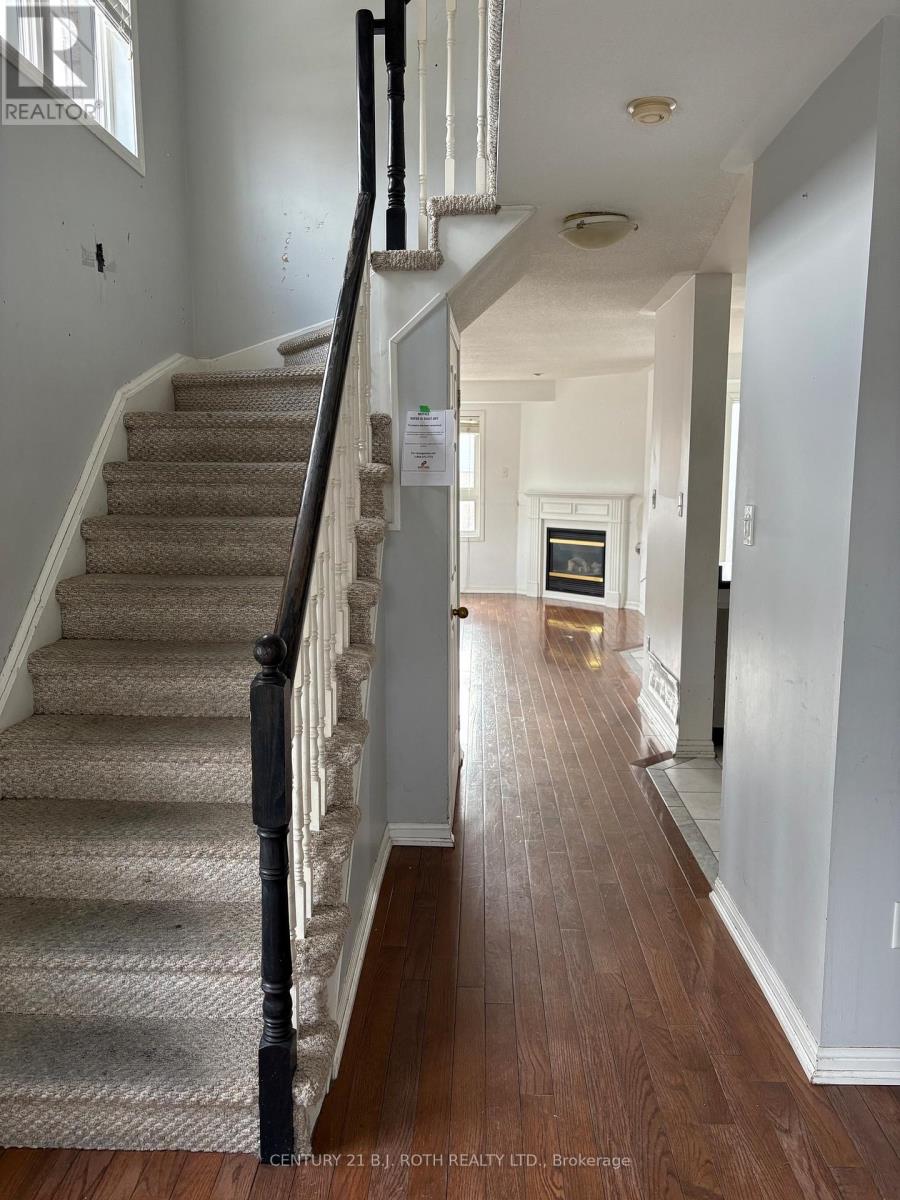 60 Ridwell Street, Barrie (Edgehill Drive), Ontario  L4N 0X2 - Photo 4 - S12906366