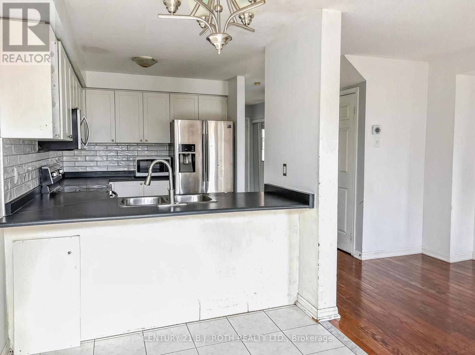 60 Ridwell Street, Barrie (Edgehill Drive), Ontario  L4N 0X2 - Photo 6 - S12906366