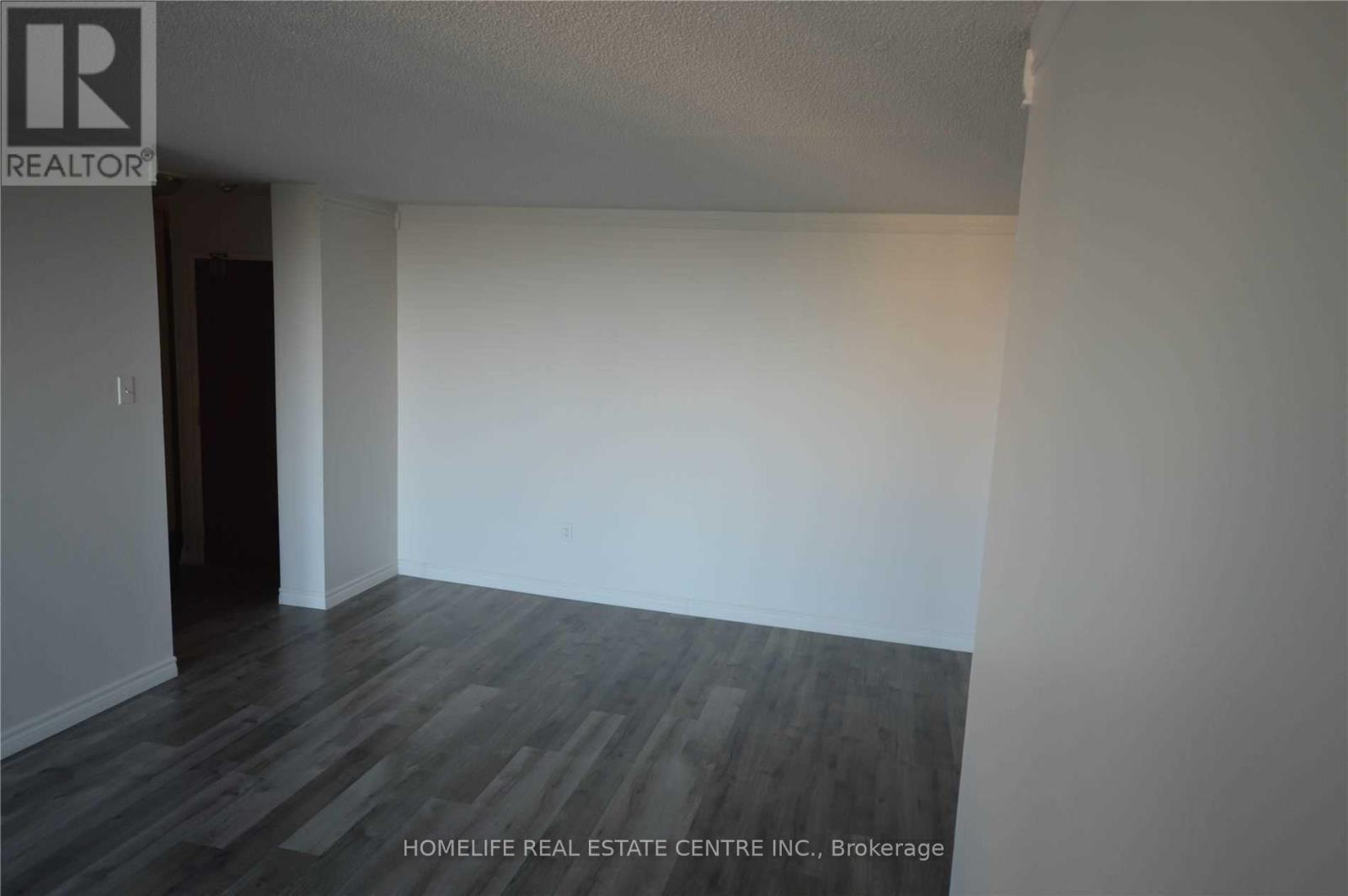 1903 - 17 Knightsbridge Road, Brampton, Ontario L6T 3X9 - Photo 3 - W12906338