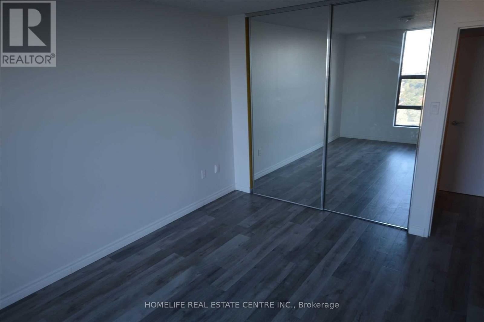 1903 - 17 Knightsbridge Road, Brampton, Ontario L6T 3X9 - Photo 9 - W12906338