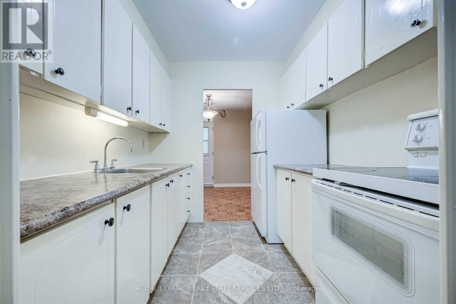 106 - 100 Coe Hill Drive, Toronto, Ontario M6S 3E1 - Photo 12 - W12906342