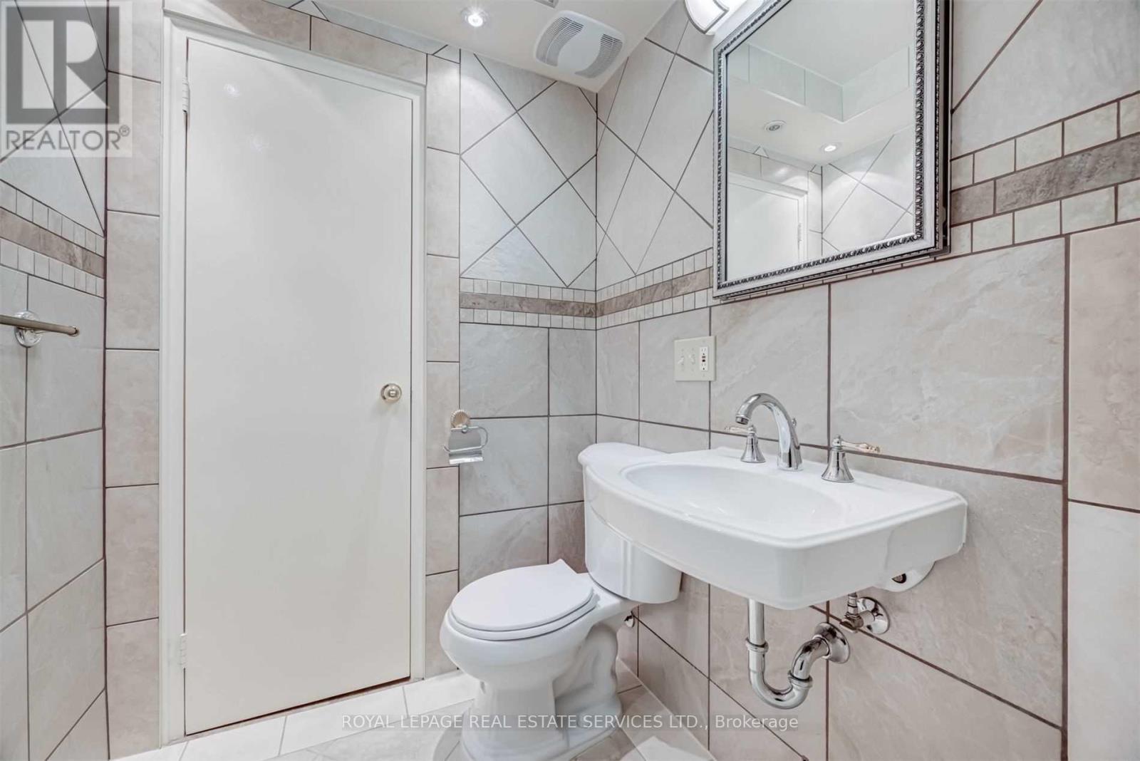 106 - 100 Coe Hill Drive, Toronto, Ontario M6S 3E1 - Photo 17 - W12906342