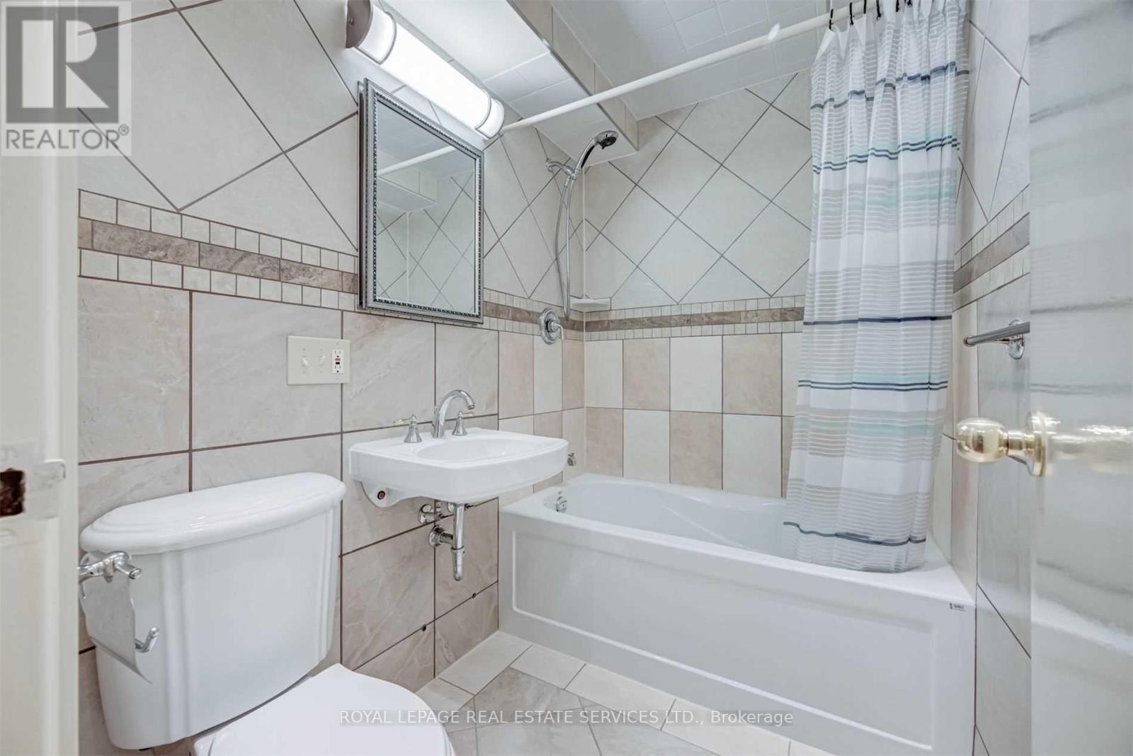 106 - 100 Coe Hill Drive, Toronto, Ontario M6S 3E1 - Photo 18 - W12906342