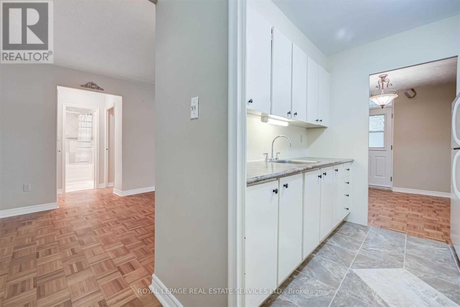 106 - 100 Coe Hill Drive, Toronto, Ontario M6S 3E1 - Photo 4 - W12906342