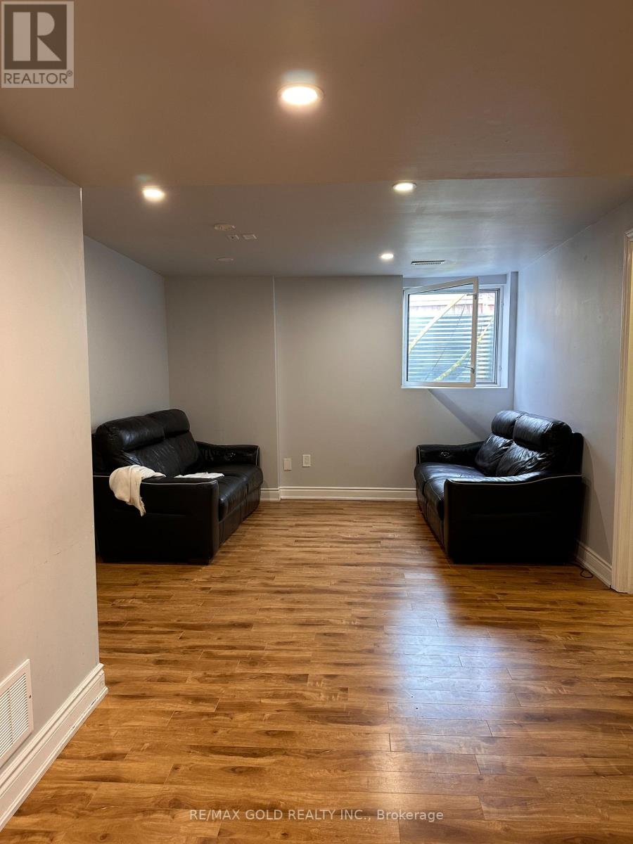 25 Junetown Circle, Brampton, Ontario  L6X 0X7 - Photo 11 - W12906344