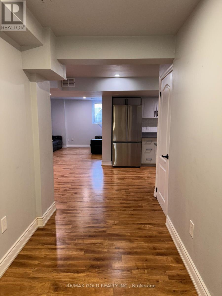 25 Junetown Circle, Brampton, Ontario  L6X 0X7 - Photo 4 - W12906344