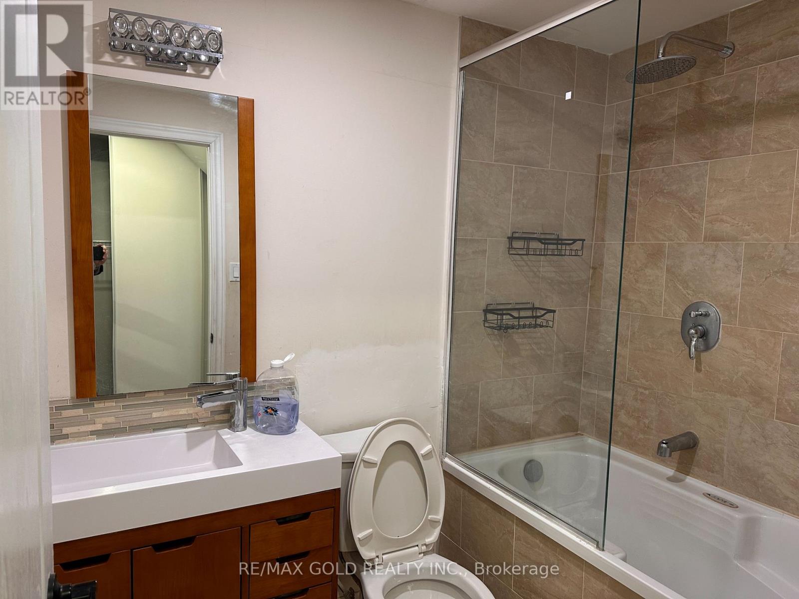 25 Junetown Circle, Brampton, Ontario  L6X 0X7 - Photo 5 - W12906344