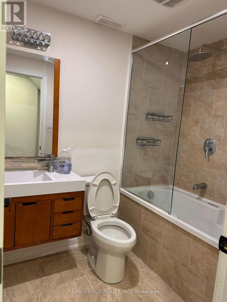 25 Junetown Circle, Brampton, Ontario  L6X 0X7 - Photo 6 - W12906344