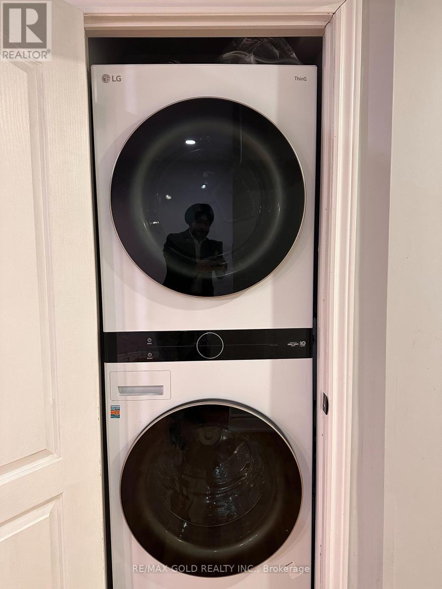 25 Junetown Circle, Brampton, Ontario  L6X 0X7 - Photo 8 - W12906344