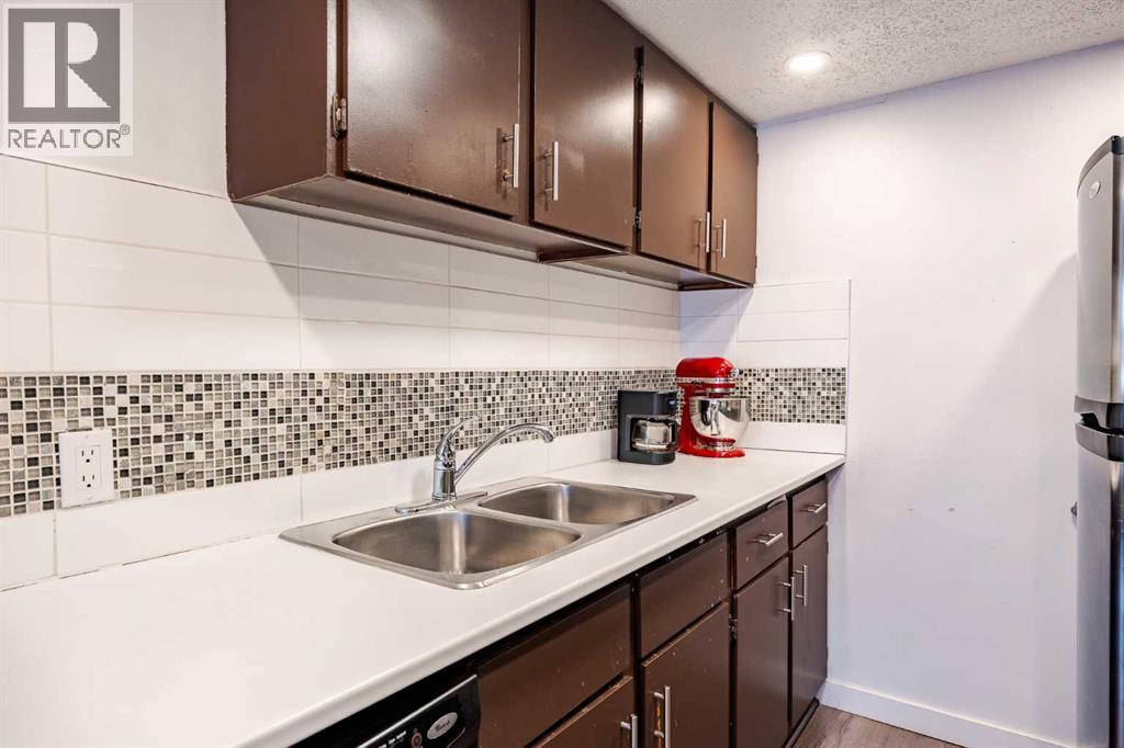 424, 200 Brookpark Drive SW, Calgary, Alberta  T2W 3E5 - Photo 11 - A2281367