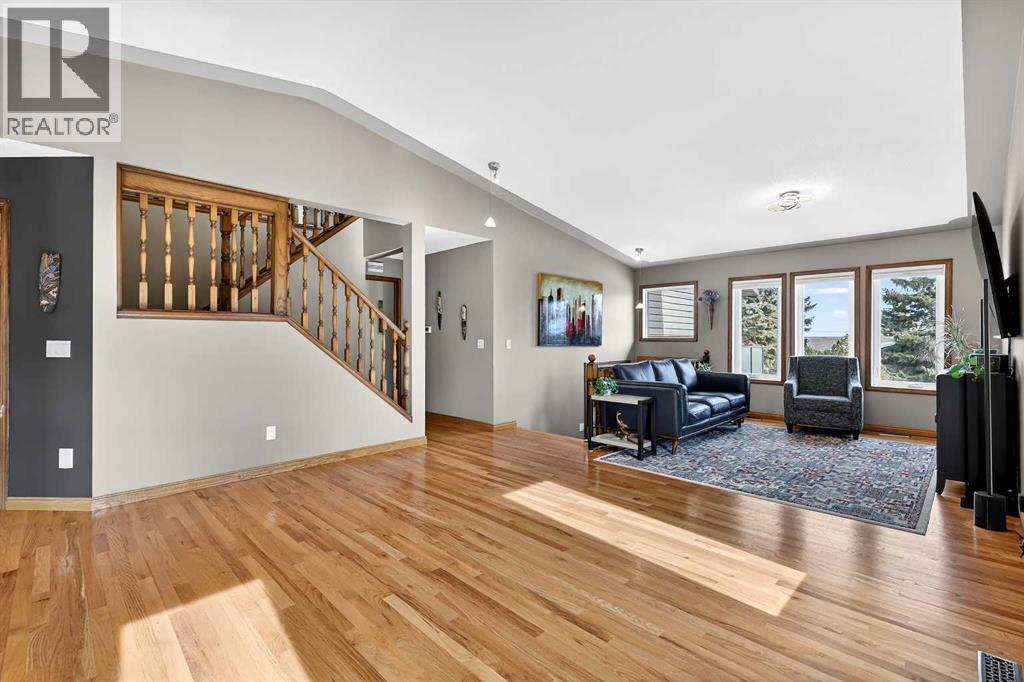 5027 Norris Road NW, Calgary, Alberta  T2K 5R6 - Photo 3 - A2293197