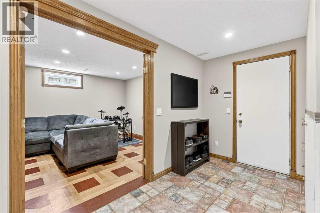 5027 Norris Road NW, Calgary, Alberta  T2K 5R6 - Photo 39 - A2293197