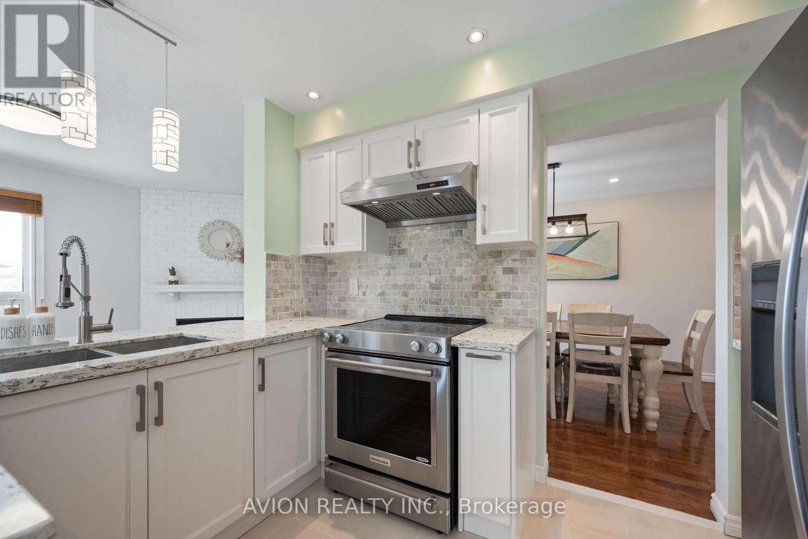 1608 Dellbrook Avenue, Pickering, Ontario L1X 2M7 - Photo 5 - E12902188