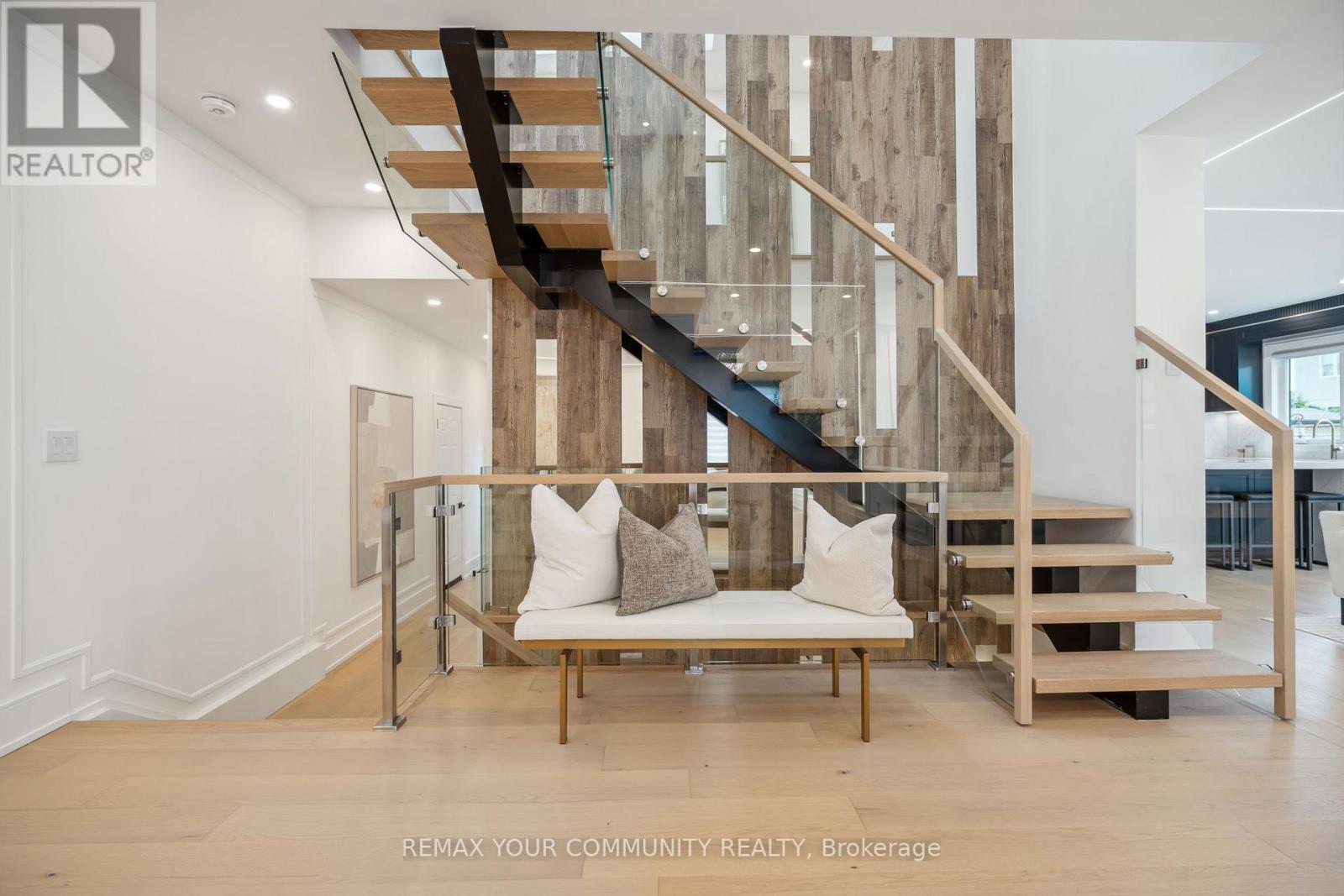 14 Ranwood Drive, Toronto, Ontario M9N 3E9 - Photo 20 - W12760756