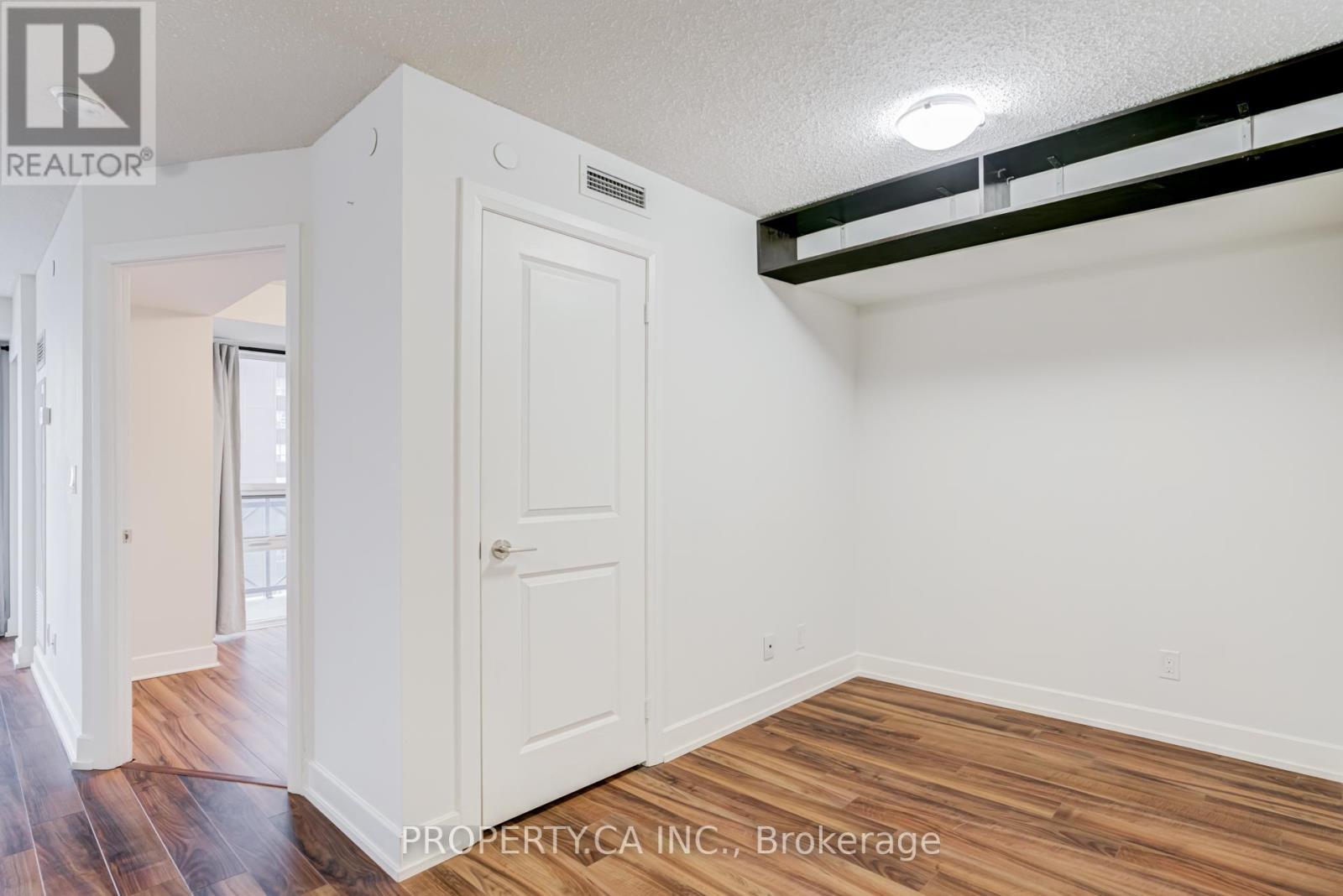 1109 - 6 Eva Road, Toronto (Etobicoke West Mall), Ontario  M9C 4Z5 - Photo 6 - W12902792