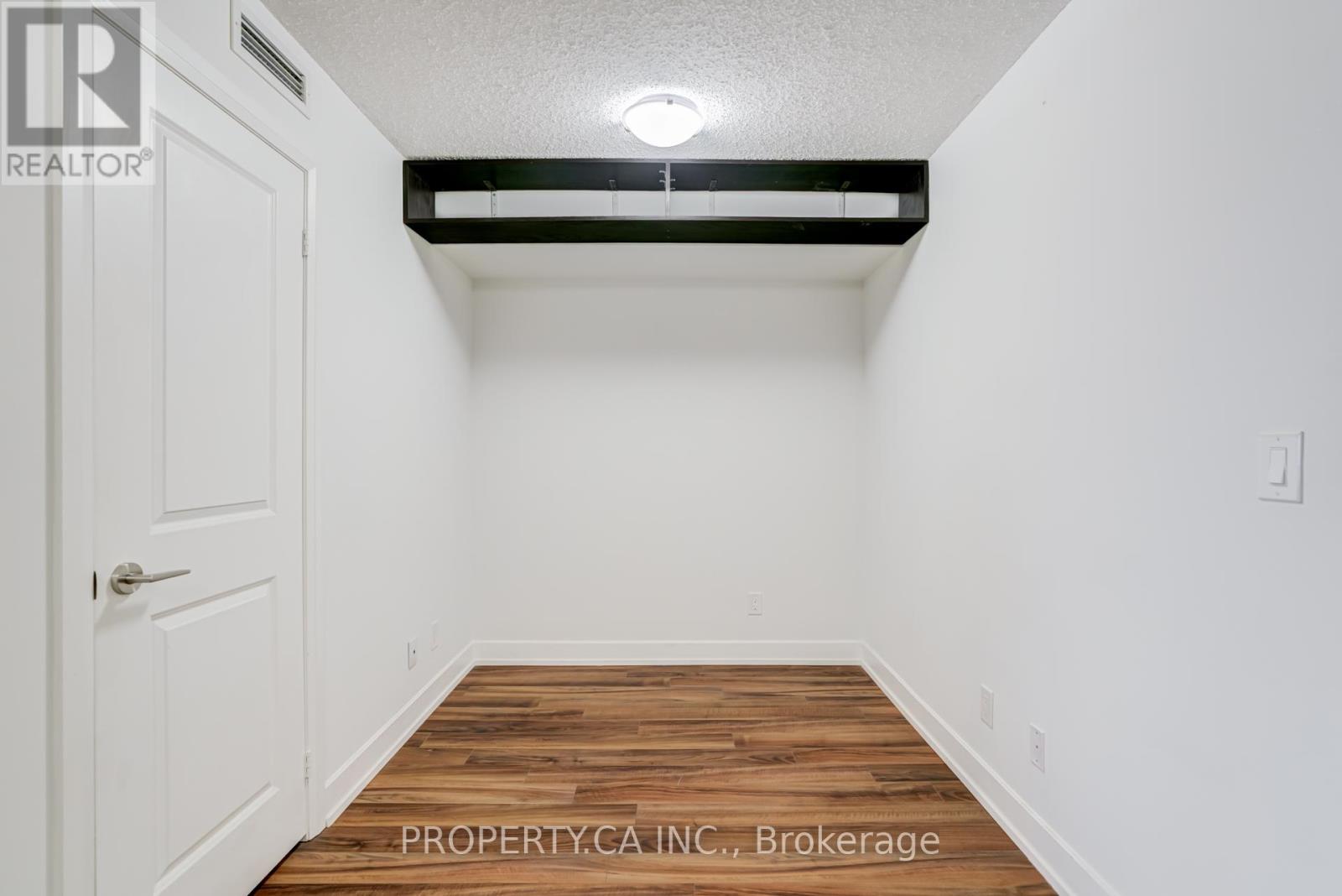 1109 - 6 Eva Road, Toronto (Etobicoke West Mall), Ontario  M9C 4Z5 - Photo 5 - W12902792