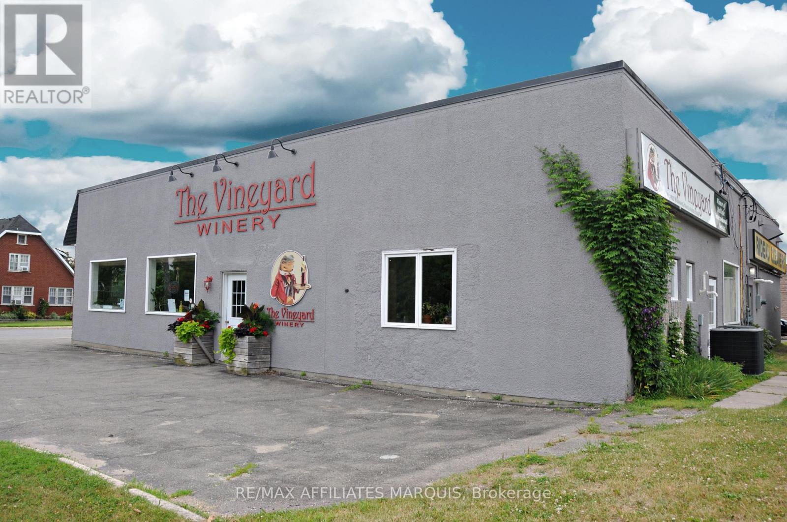 15 BROADVIEW AVENUE E, Smiths Falls, Ontario