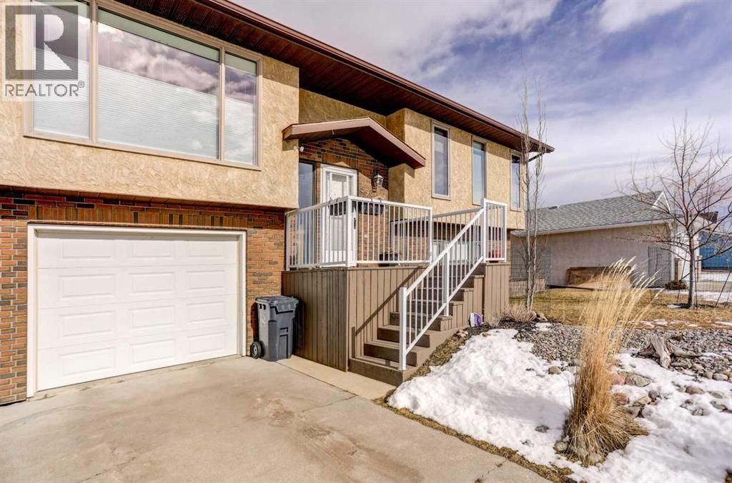 598 Thistle Crescent, Pincher Creek, Alberta  T0K 1W0 - Photo 2 - A2289201