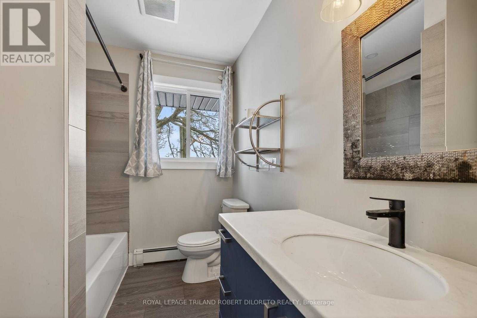 Photo 9 of 26 for 9755 Longwoods Road