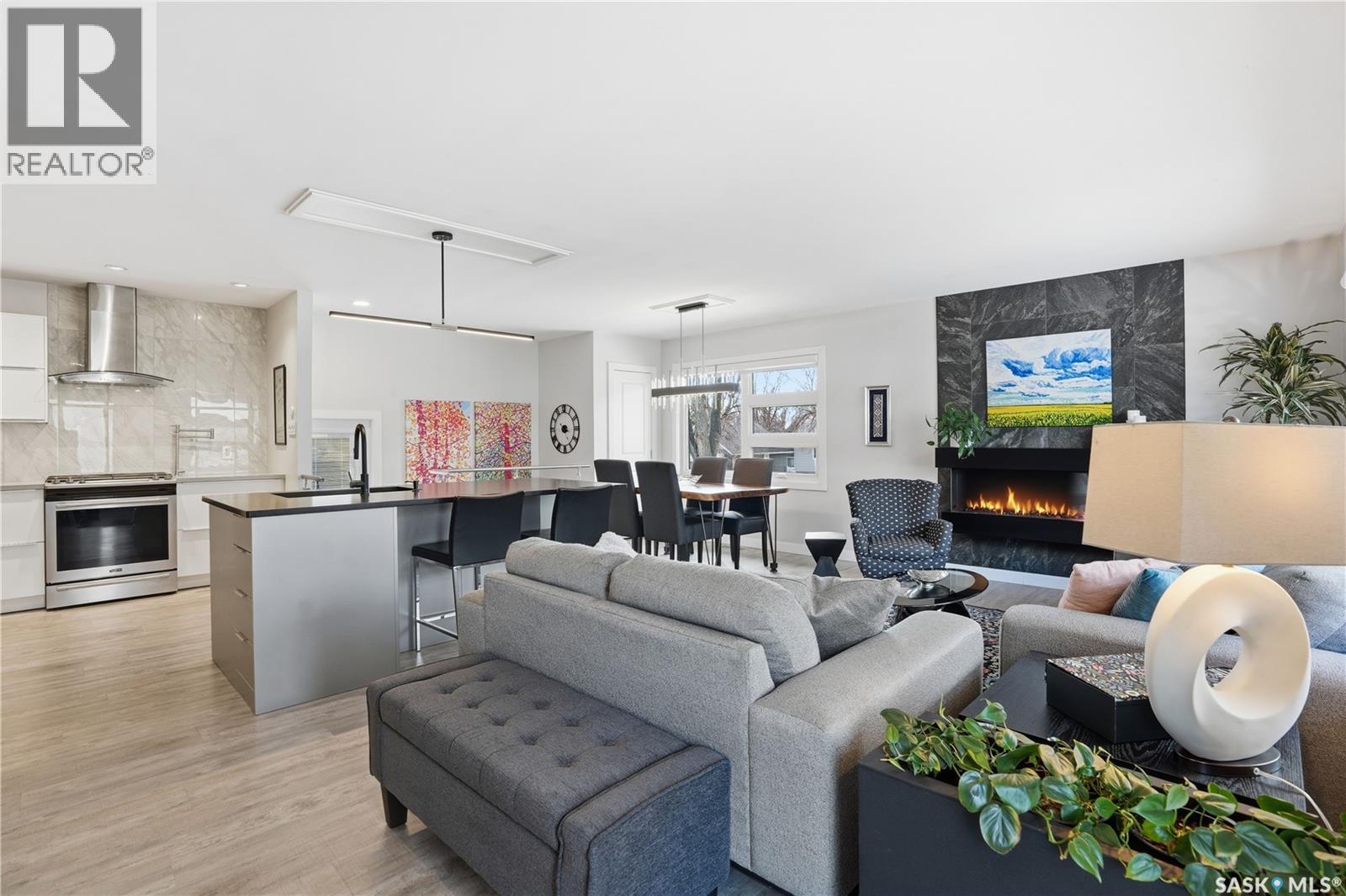 205 Hall Street E, Moose Jaw, Saskatchewan  S6H 0V1 - Photo 3 - SK030898