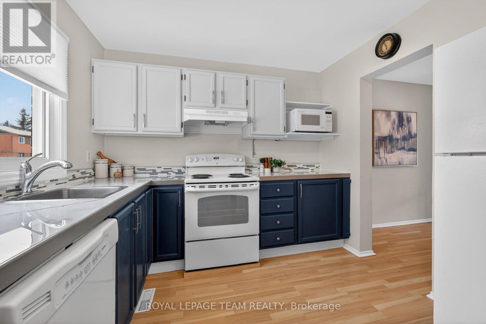 1993 Falkirk Crescent, Ottawa, Ontario K1B 4Y8 - Photo 16 - X12906384