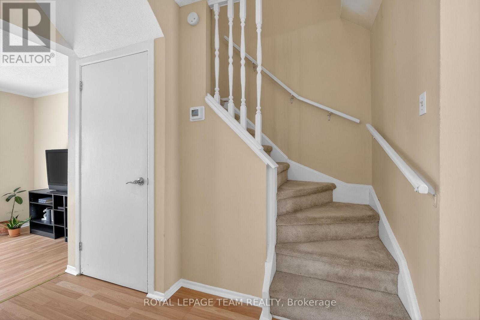 1993 Falkirk Crescent, Ottawa, Ontario K1B 4Y8 - Photo 20 - X12906384