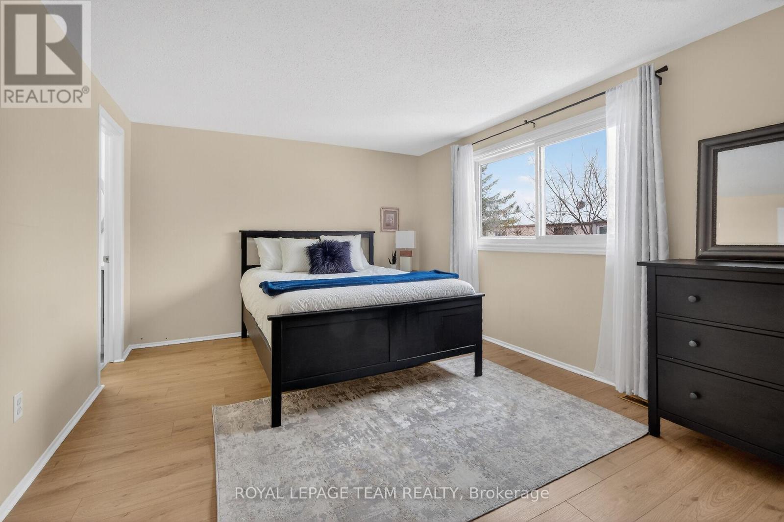 1993 Falkirk Crescent, Ottawa, Ontario K1B 4Y8 - Photo 23 - X12906384